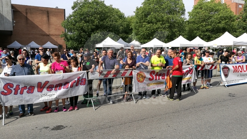 VENARIA - Che successo per la StraVenaria: le foto della manifestazione degli «Amici di Giovanni»