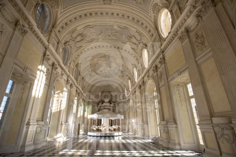 VENARIA - Nella Galleria Grande della Reggia approda la «Giostra di Nina» - FOTO
