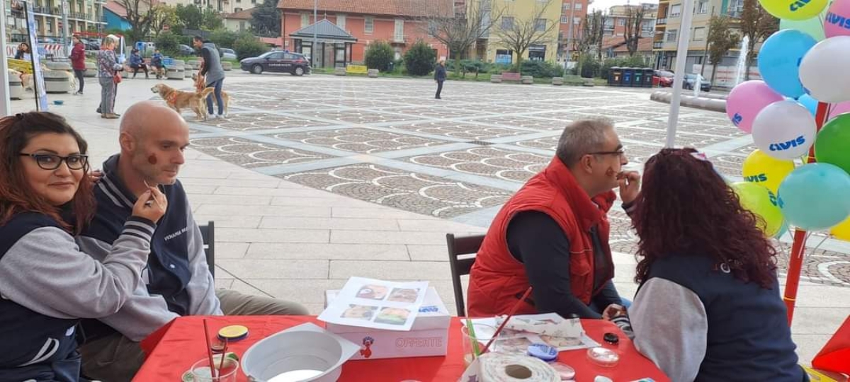 VENARIA - Dopo il successo della Castagnata, l'Avis inizia la distribuzione dei calendari 2024