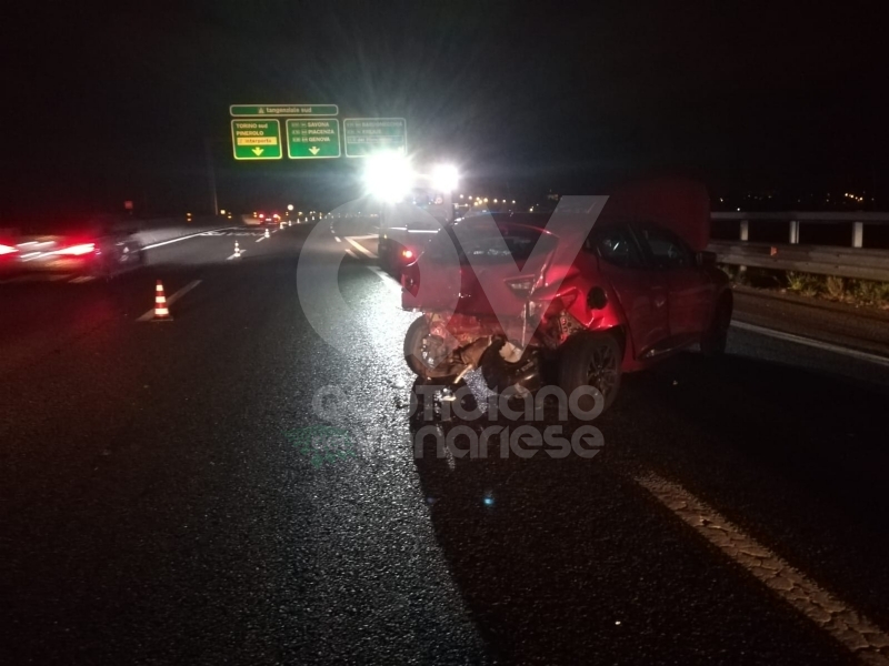 RIVOLI - Incidente in tangenziale: una macchina prende fuoco. Quattro persone rimaste ferite