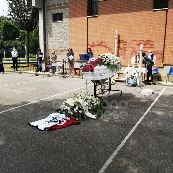 COLLEGNO - Lacrime e tanta commozione ai funerali del piccolo Riccardo Celoria - FOTO