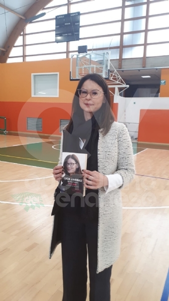 VENARIA - Lucia Annibali alle scuole: «La violenza sulle donne e di genere è un problema culturale»