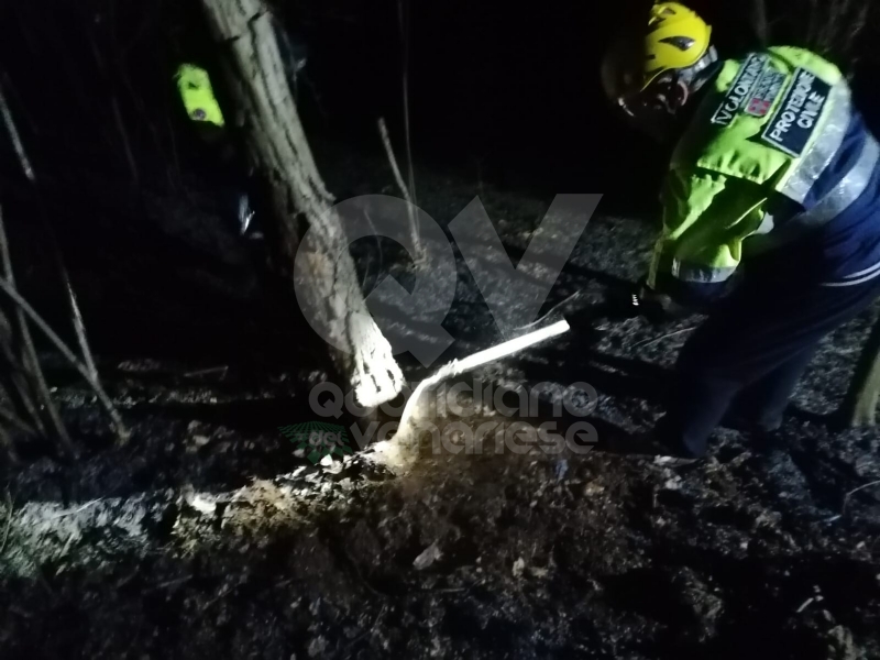 DRUENTO - Incendio boschivo in strada Rive: roghi spenti da pompieri, Aib e Protezione Civile