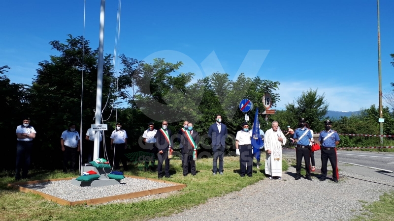 VENARIA - La bandiera dei marinai torna a sventolare nel cielo della Reale - FOTO