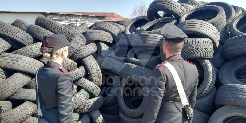 BORGARO - Stoccava illecitamente 20mila pneumatici e 300 tonnellate di rifiuti: denunciato