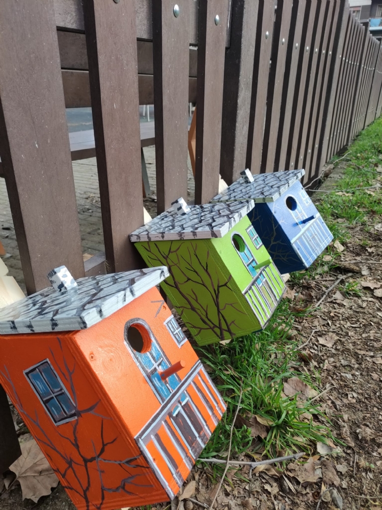 COLLEGNO - Nel giardino «Dell'Amicizia» ecco le casette per incentivare gli uccelli a nidificare - FOTO