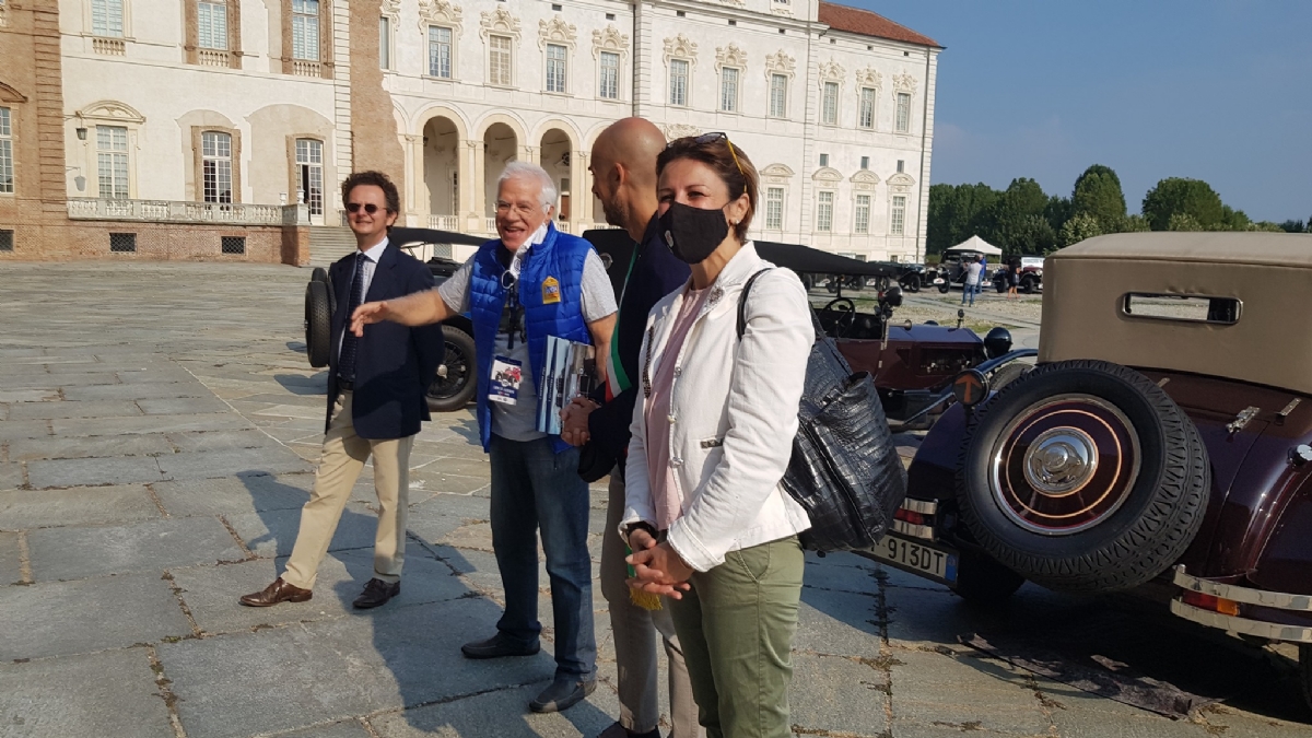 VENARIA - Il centro cittadino invaso di Lancia Lambda in occasione del centenario - FOTO