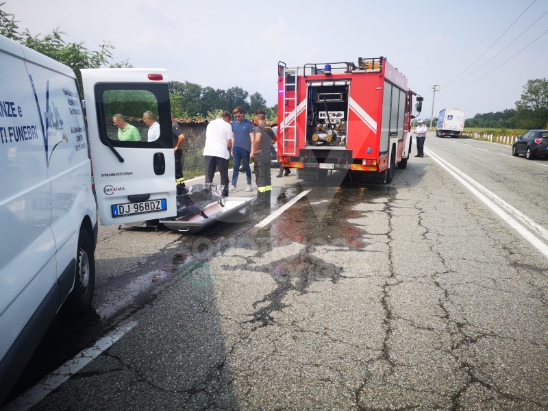 VENARIA INCIDENTE MORTALE - Perde il controllo dell'auto e si schianta contro il muro della Mandria - FOTO