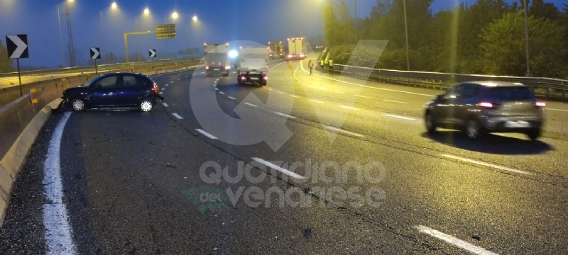 RIVOLI - Scontro fra tre mezzi in tangenziale prima dell'alba: disagi al traffico - FOTO