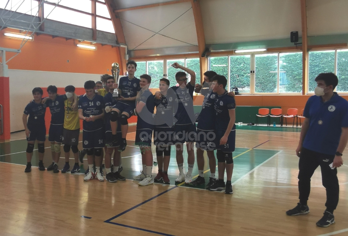 VENARIA-BORGARO - Volley, le finalissime provinciali Under 18 femminile e Under 17 maschile: vittorie per Chieri e Parella - FOTO