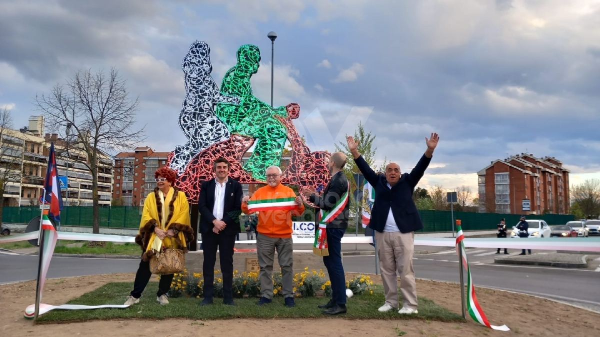 VENARIA - Inaugurata la «La Vespa che non vola», il dono del Vespa Club alla Città - FOTO