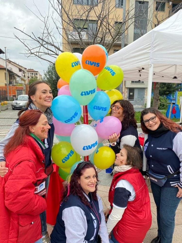 VENARIA - Dopo il successo della Castagnata, l'Avis inizia la distribuzione dei calendari 2024