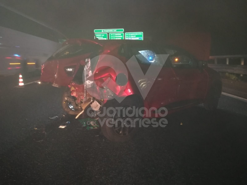 RIVOLI - Incidente in tangenziale: una macchina prende fuoco. Quattro persone rimaste ferite