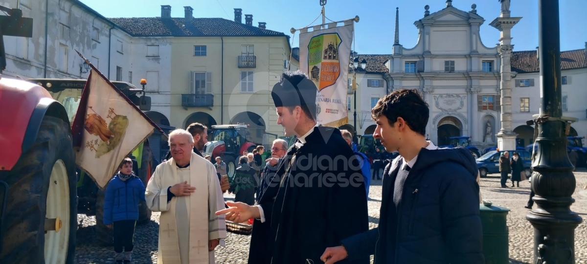 VENARIA - La grande festa per Sant'Antonio Abate: in tanti per il corteo dei trattori - FOTO E VIDEO