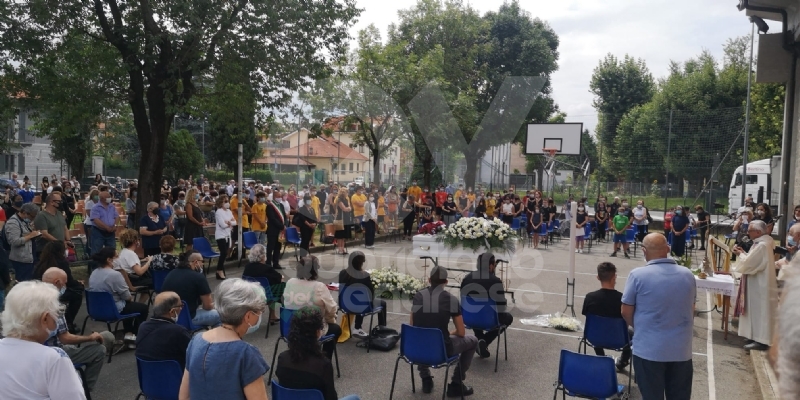 COLLEGNO - Lacrime e tanta commozione ai funerali del piccolo Riccardo Celoria - FOTO