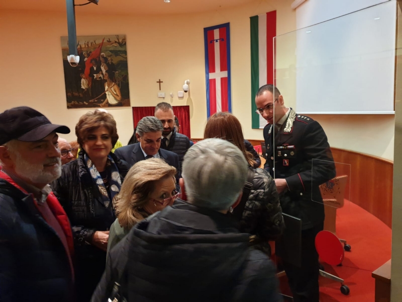 RIVOLI - Contro furti e truffe i carabinieri incontrano i cittadini - FOTO