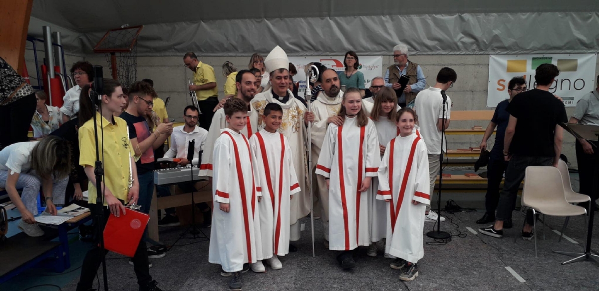 DRUENTO - La comunità ha accolto monsignor Repole: «amico, fratello, vescovo» - FOTO