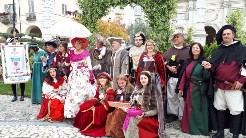 VENARIA - «Festa delle Rose»: un successo a metà per colpa della pioggia