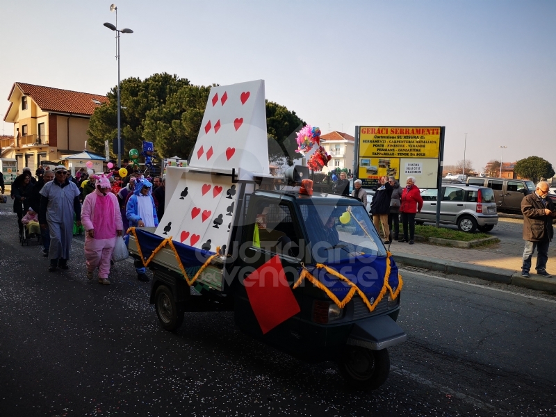 CASELLE - Grande festa in città per il «Carnevale Casellese» - FOTO