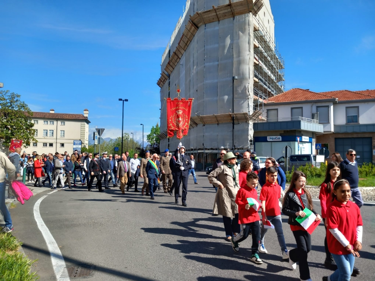 VENARIA - 25 APRILE: Bambini protagonisti alle celebrazioni per la Liberazione - FOTO