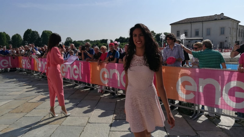 GIRO D'ITALIA A VENARIA - Grande folla per la carovana del Giro - FOTO