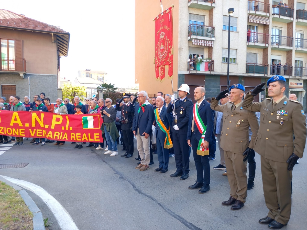 VENARIA - 25 APRILE: Bambini protagonisti alle celebrazioni per la Liberazione - FOTO