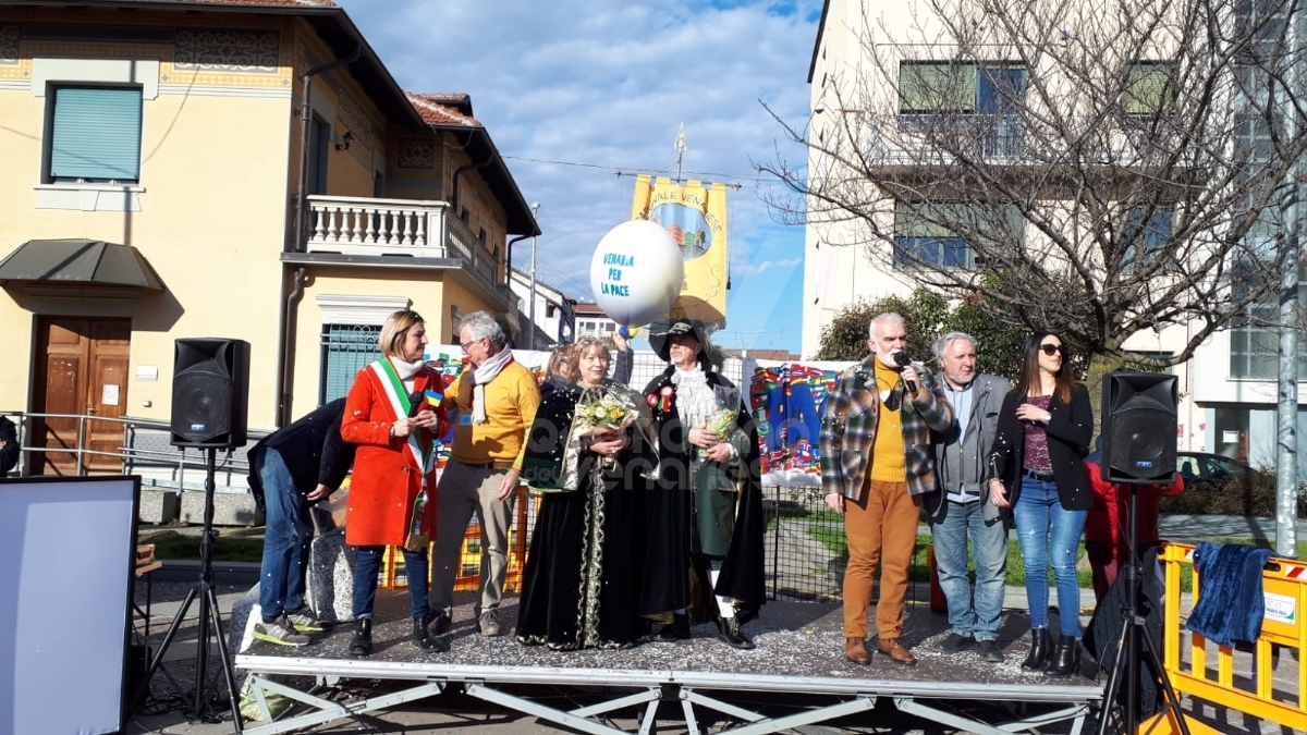 VENARIA - Colori, allegria, musica. Ma il Real Carnevale non dimentica l'Ucraina - FOTO