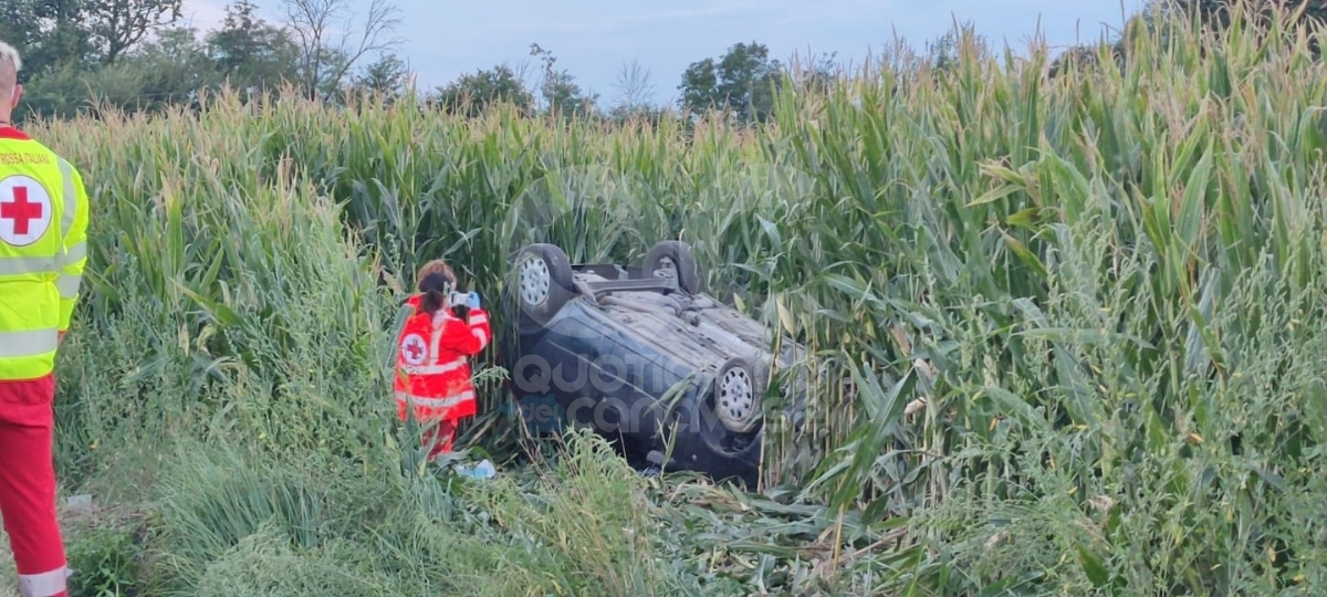 INCIDENTE SULLA 460 - Perde il controllo dell'auto e finisce fuori strada: ferito 49enne di BORGARO - FOTO