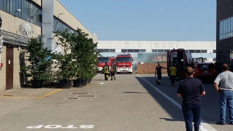ROBASSOMERO - Incendio alla Suzuki: provvidenziale intervento dei vigili del fuoco - FOTO e VIDEO