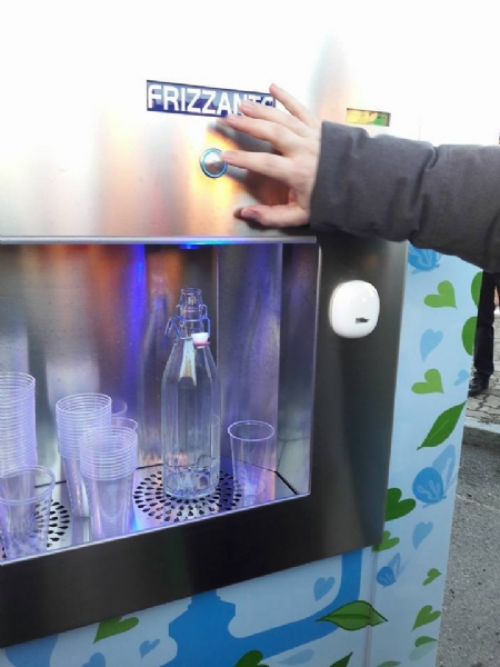 SAVONERA - L'acqua gasata del Punto Smat sarà presto a pagamento