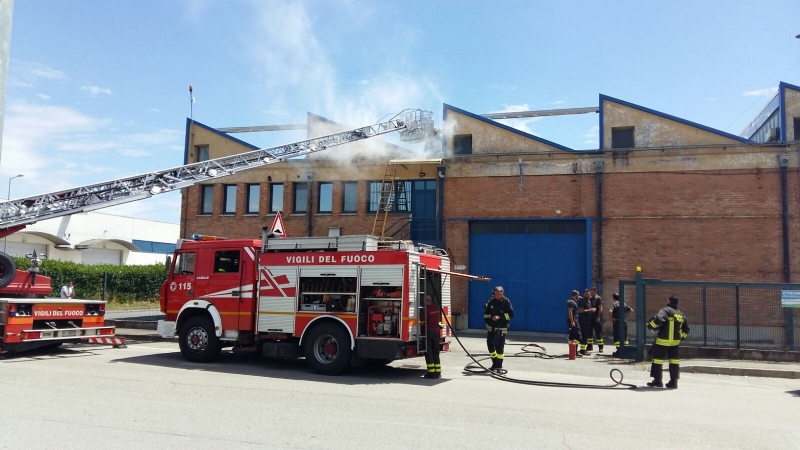 MAPPANO - Incendio nell'area industriale di via Cottolengo