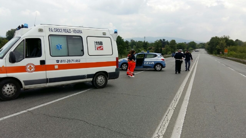BORGARO-TORINO - Camper pirata travolge e uccide un motociclista: si costituisce una donna rom - FOTO