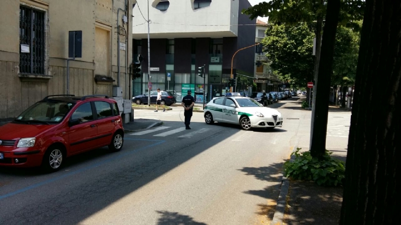 VENARIA - Ennesimo incidente stradale in corso Papa Giovanni: un ferito