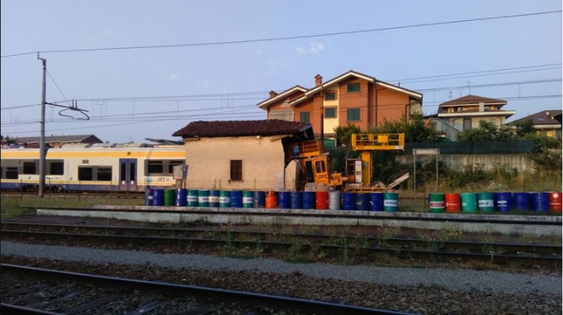 LINEA TORINO-CERES - Treno in manovra finisce contro un muro: chiusa la stazione Gtt di Cirié