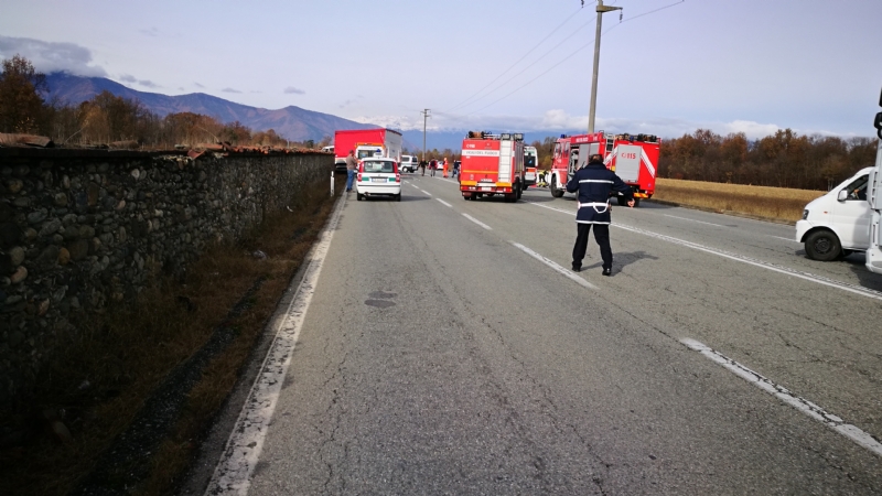 VENARIA - Terribile incidente sulla Direttissima: furgone sfonda il muro della Mandria, due feriti