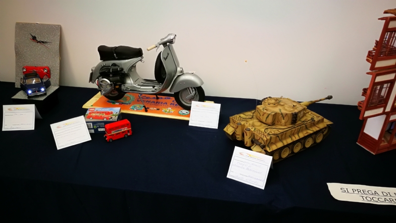 VENARIA - Nella ex biblioteca di via Mensa la mostra di modellismo della «296 Model»