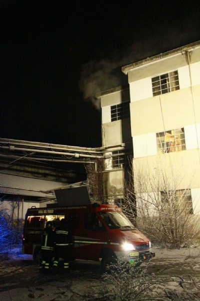 BORGARO - Incendio in una fabbrica abbandonata in via Armando Diaz