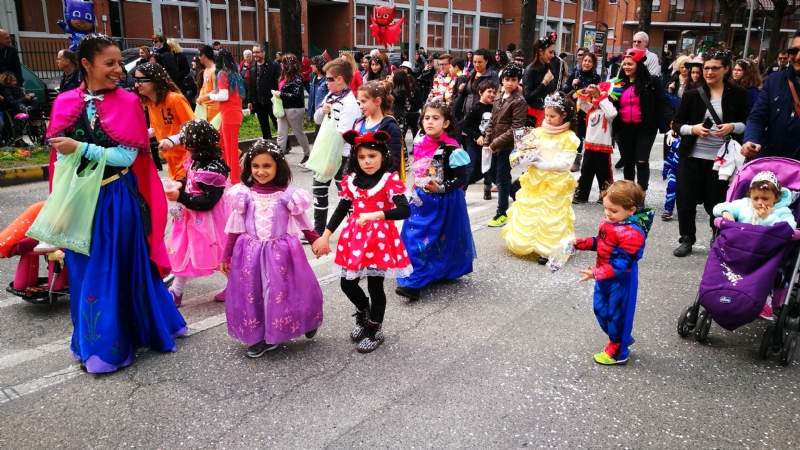 BORGARO - Successo per la «Primavera in Maschera»: le foto più belle del Carnevale Borgarese