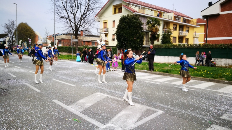BORGARO - Successo per la «Primavera in Maschera»: le foto più belle del Carnevale Borgarese