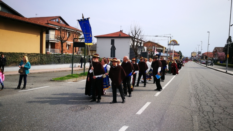 BORGARO - Successo per la «Primavera in Maschera»: le foto più belle del Carnevale Borgarese