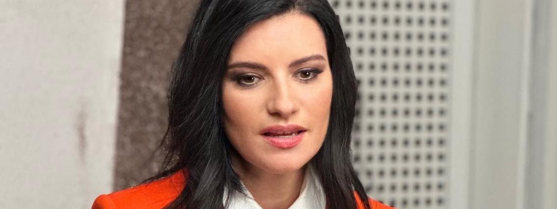 ALPIGNANO - Rinviato a data da destinarsi l'arrivo di Laura Pausini a Radio Manila