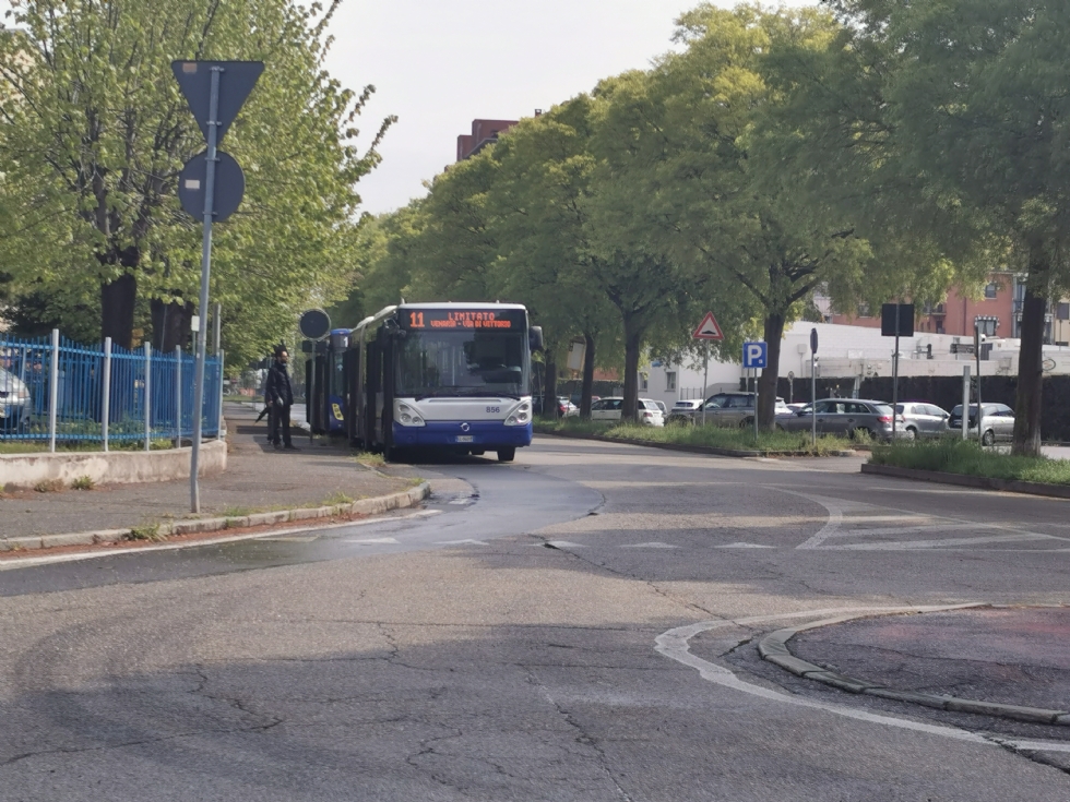 VENARIA Dopo la voragine, la linea 11 non passa più per il centro