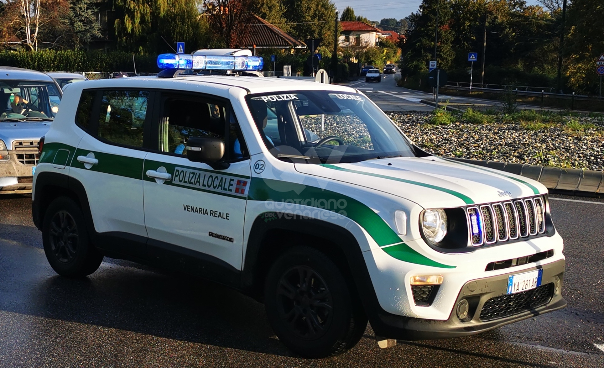 VENARIA - Si masturba davanti agli studenti della scuola: denunciato dalla polizia locale