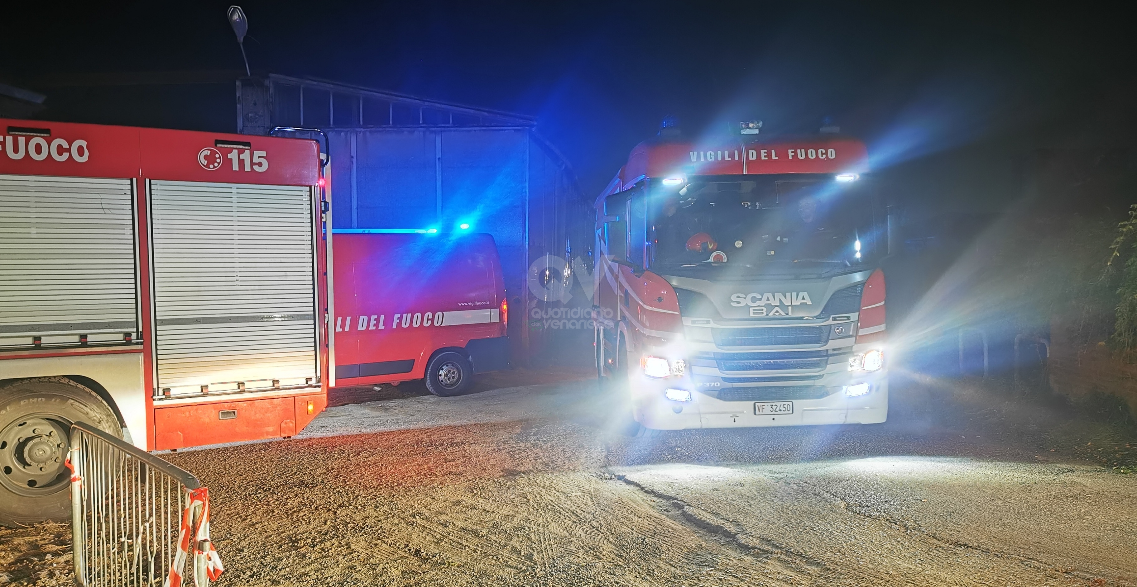 INCENDIO A VENARIA - Fiamme all'interno di una azienda di via Zulian