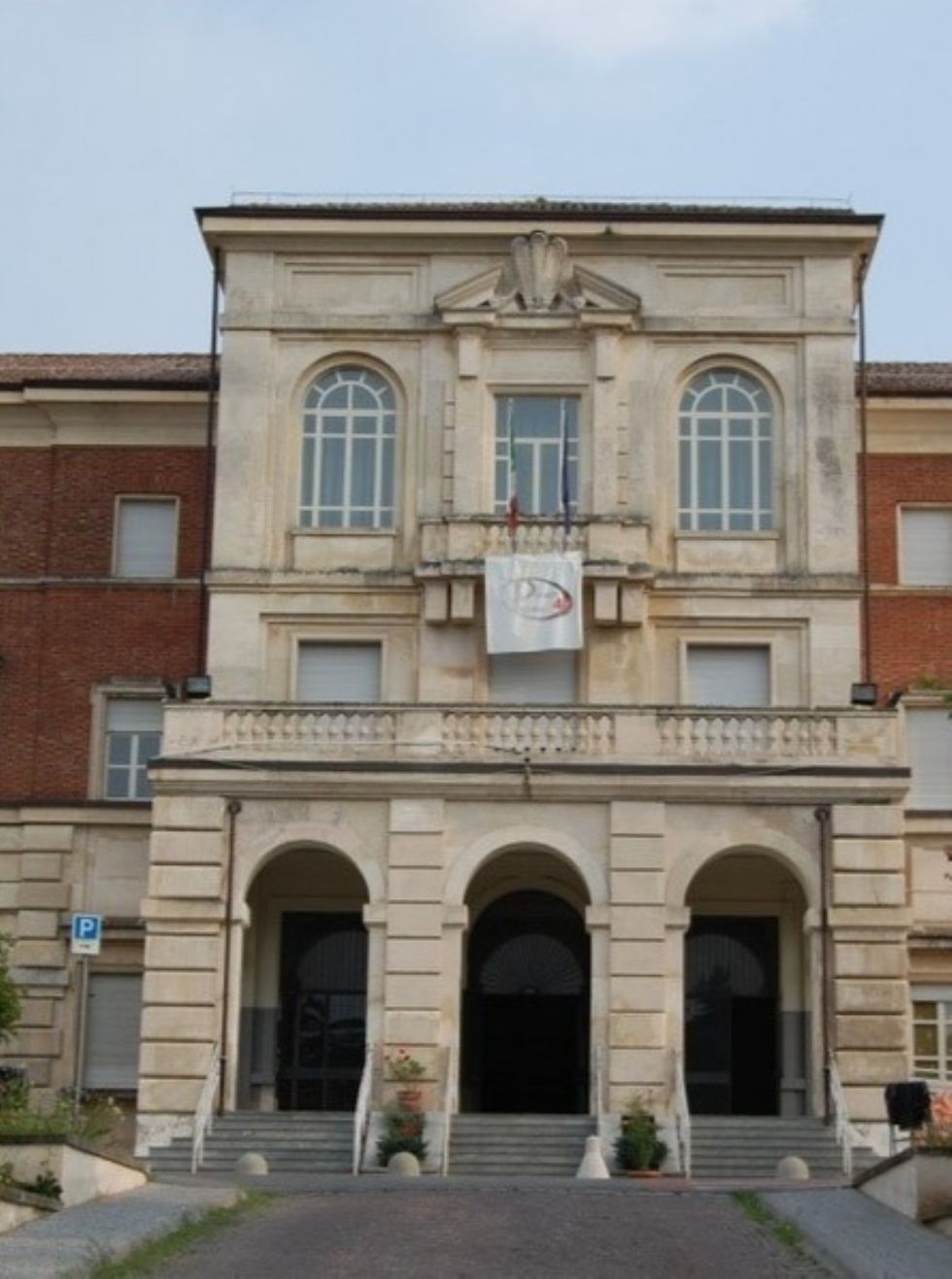 RIVOLI Crolla Nella Notte Un Pannello Del Controsoffitto Al Liceo Darwin