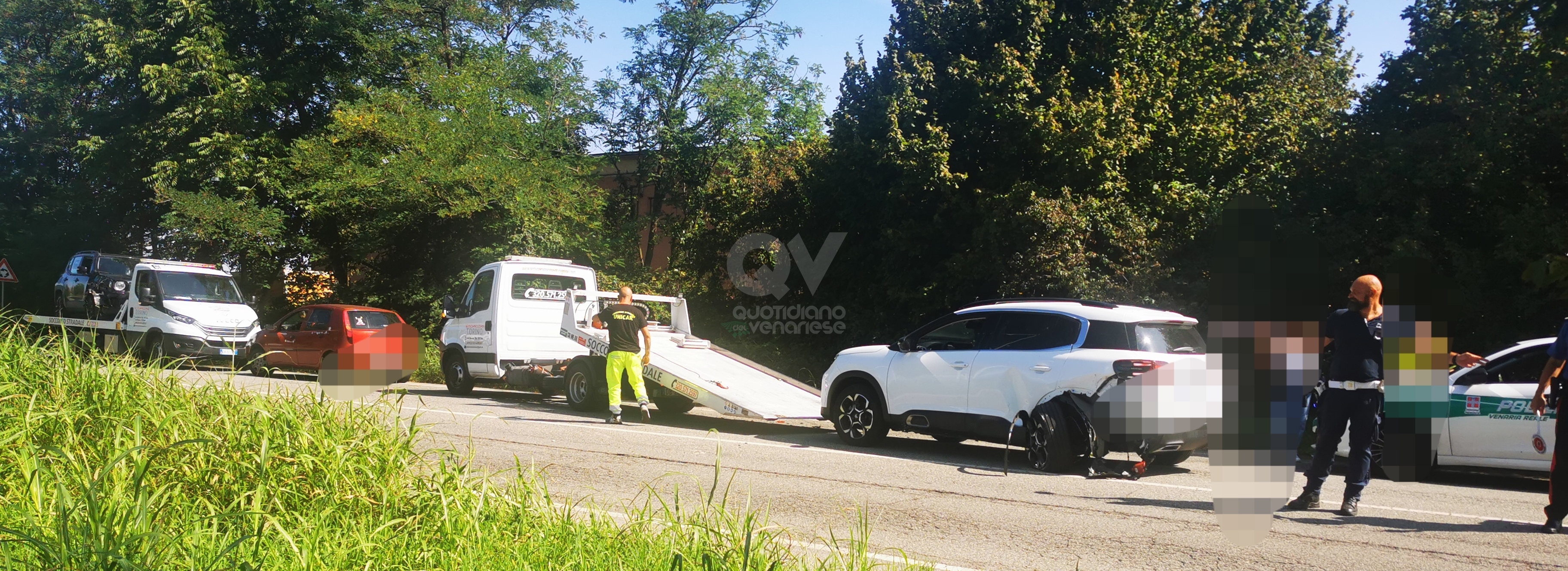 INCIDENTE A VENARIA In corso Machiavelli: scontro fra due auto, disagi al traffico - FOTO