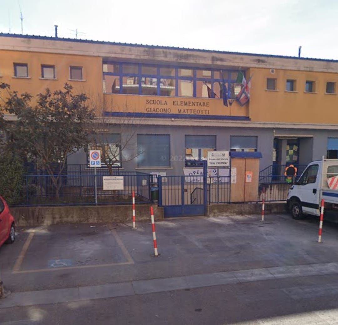 COLLEGNO - Amianto nella ex Matteotti: cantiere subito bloccato, lavori sospesi