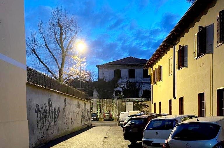 VENARIA - Pi sicurezza nel parcheggio Beleno: arriva l'illuminazione nell'ingresso di via Trucchi - FOTO
