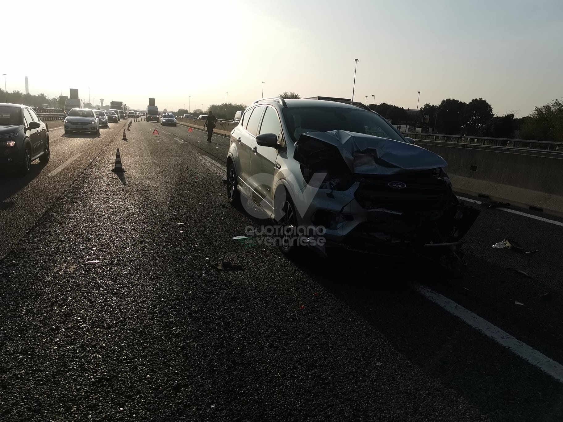 Incidente In Tangenziale Scontro Fra Tre Auto All Altezza Del Sito Due Persone Ferite Foto