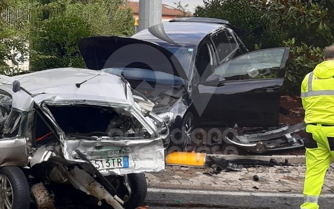 Incidente Mortale A Rivoli Scontro Alla Rotatoria Di Via Rivalta Muore Una Donna Di 43 Anni